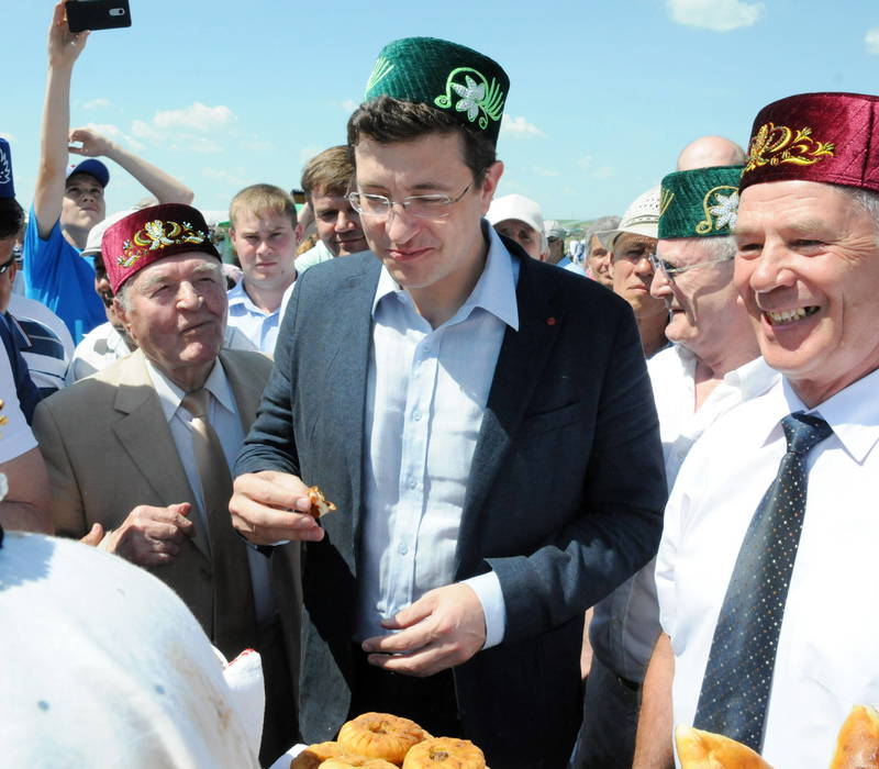 Глеб Никитин поздравил гостей Сабантуя в селе Уразовка (фоторепортаж)
