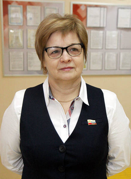 Депутат земского собрания Павловского района, директор школы №5 Марина Карпова трудится в местном парламенте третий созыв