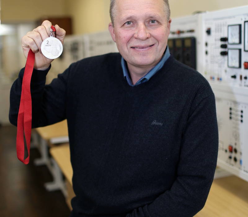 Призер чемпионата рабочих профессий  готовит преемника
