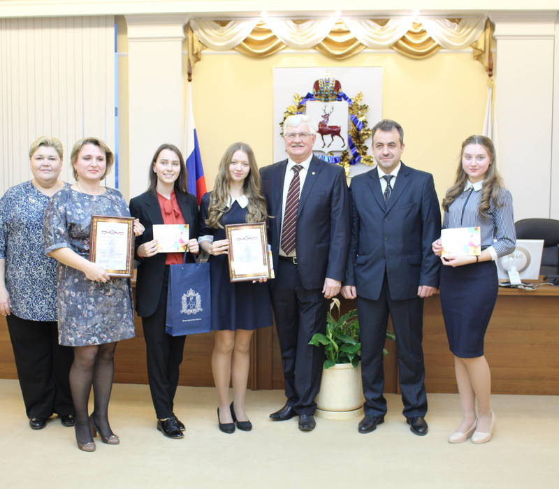 Сто нижегородских школьников приняли участие в правовом конкурсе