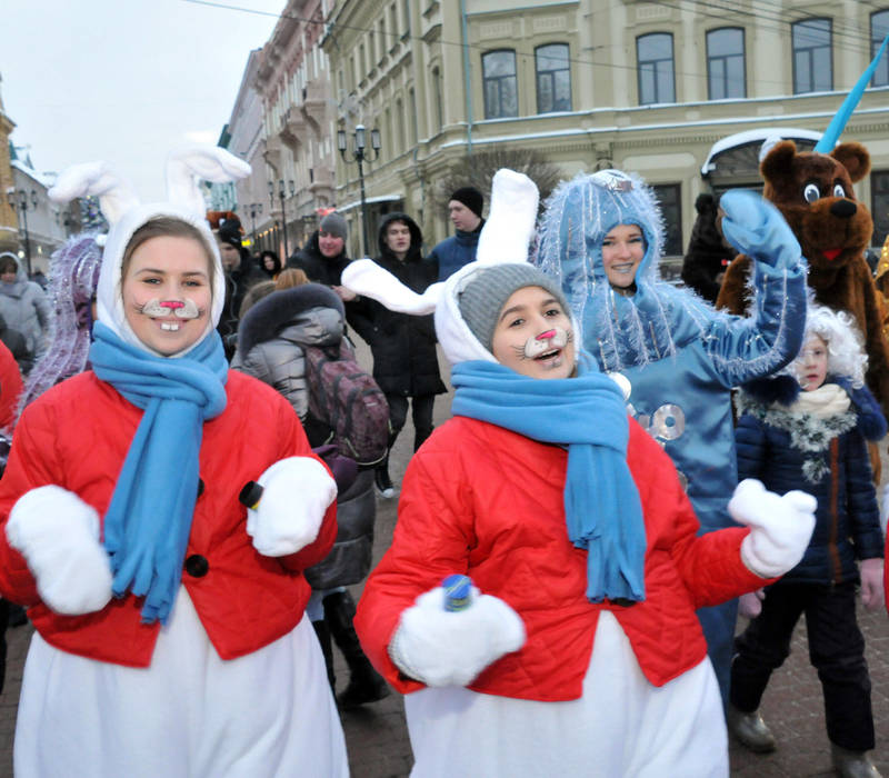 Фестиваль Горьковская ёлка торжественно открылся на главной площади Нижнего Новгорода (фоторепортаж)
