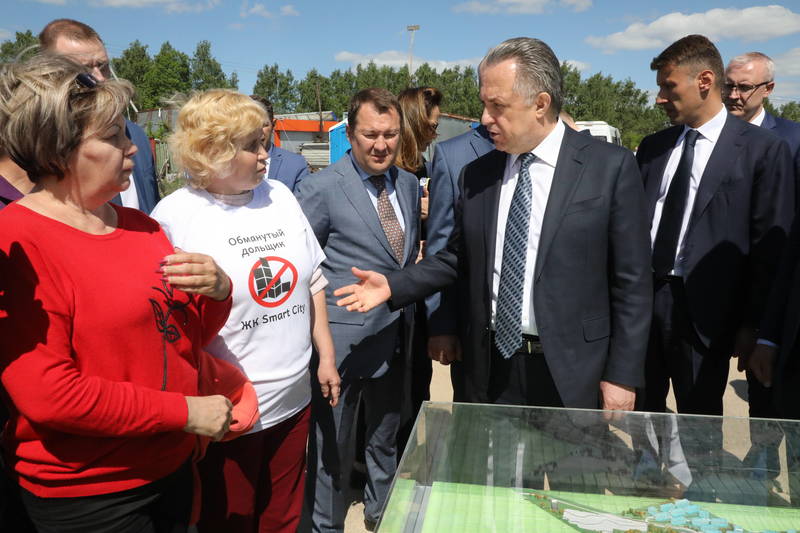Виталий Мутко и Глеб Никитин встретились с представителями дольщиков ЖК «Новинки Smart City»