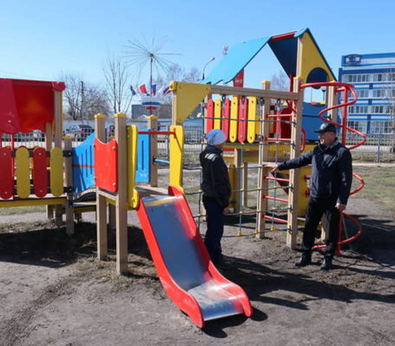 «Единая Россия» проверит состояние детских площадок по всей России