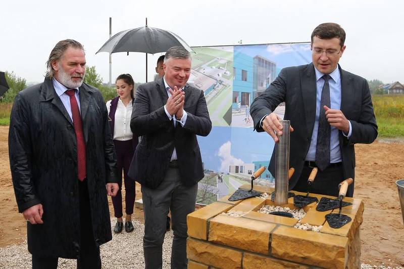 Глеб Никитин заложил капсулу времени на месте строительства физкультурно-оздоровительного комплекса в Ветлуге