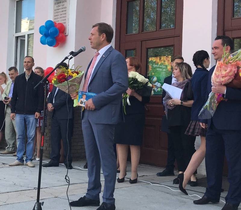 Нижегородские первоклассники получили страховые полисы в рамках партийного проекта «В будущее с «Единой Россией»