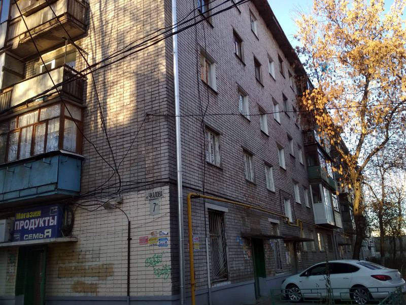 Жильцы пятиэтажного дома № 7а по улице Чкалова пострадали от некачественного капремонта