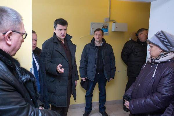 Денис Москвин взял на контроль решение проблемы с дефектами новых домов в Балахне