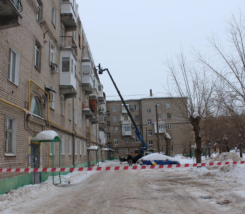 Управляющим компаниям Дзержинска рекомендовано в течение недели очистить крыши города от наледи и сосулек 