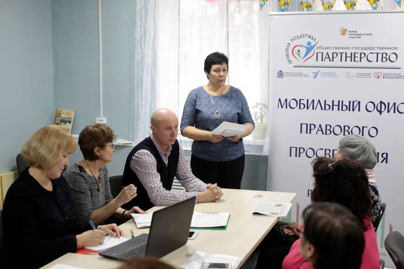 В мобильных офисах правового просвещения начали консультировать нижегородцев