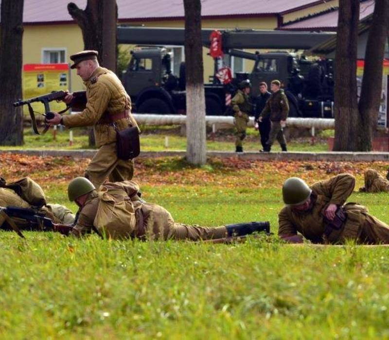 В Нижегородской области сотрудники полиции приняли участие в военно-исторической реконструкции