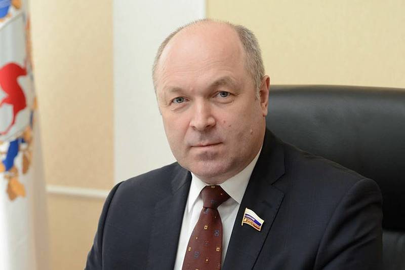 Председатель Законодательного Собрания  Нижегородской области  Евгений Лебедев поздравил работников дорожного хозяйства с праздником