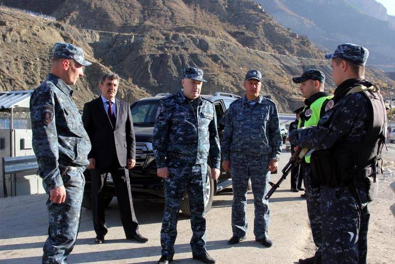 Начальник Нижегородского областного главка полиции посетил сотрудников ОВД, находящихся в командировке в Северо-Кавказском регионе