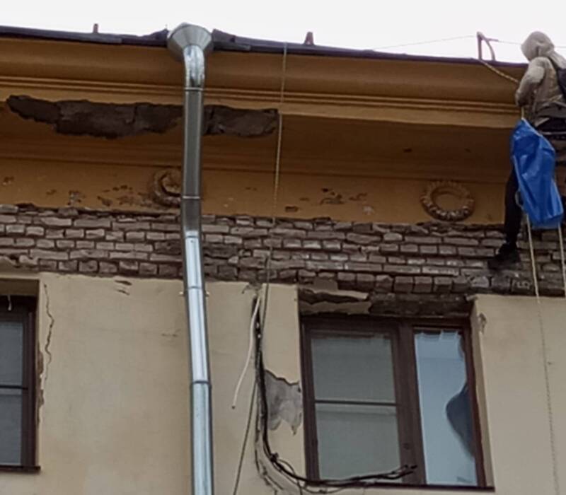 Фасад дома на Большой Покровской, 30А начали ремонтировать после проверки нижегородской Госжилинспекции
