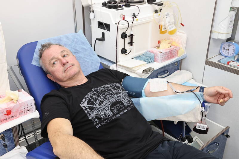 Депутаты Законодательного Собрания приняли участие в донорской акции по сдаче крови