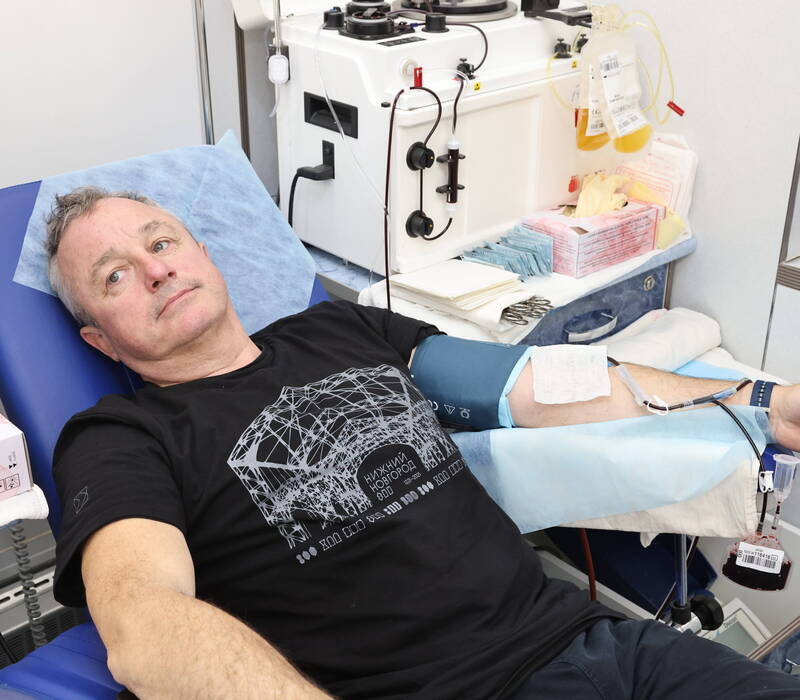 Депутаты Законодательного Собрания приняли участие в донорской акции по сдаче крови