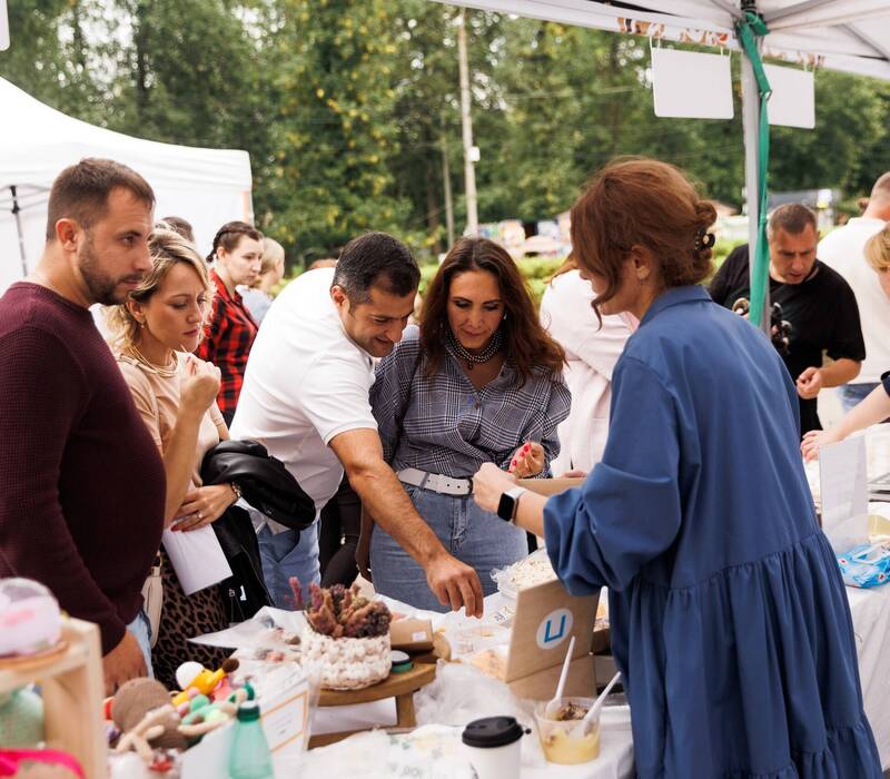 70 самозанятых из Нижегородской области представили свою продукцию на ярмарке центра «Мой бизнес»