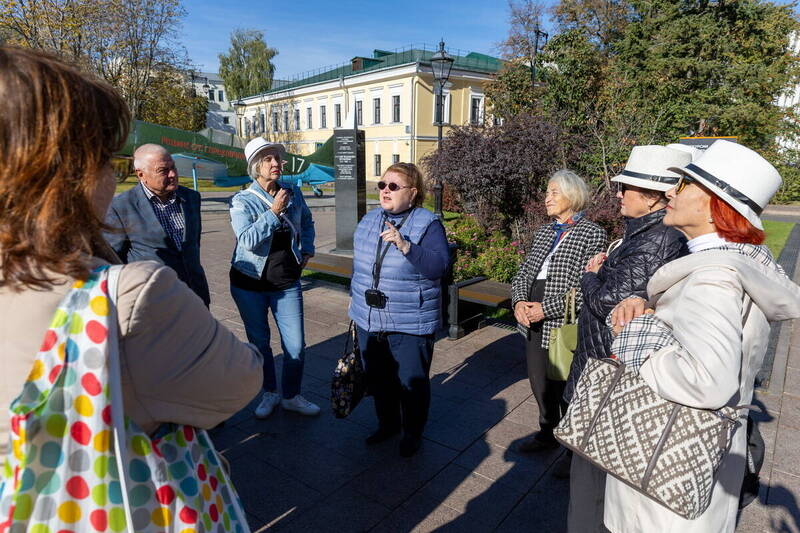 Праздничный культпоход для нижегородцев серебряного возраста организовали  ко Дню пожилого человека