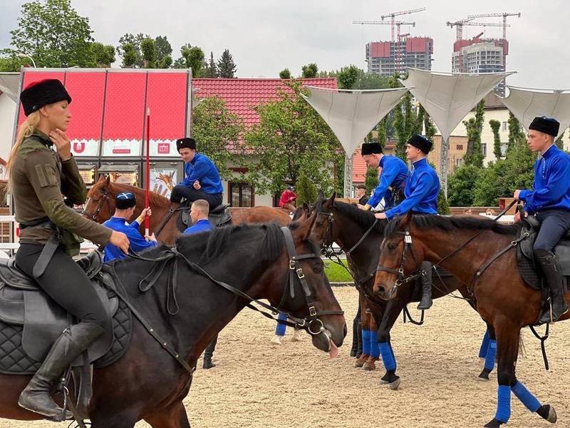  В Нижегородской области реализуются проекты по сохранению и популяризации казачьей культуры