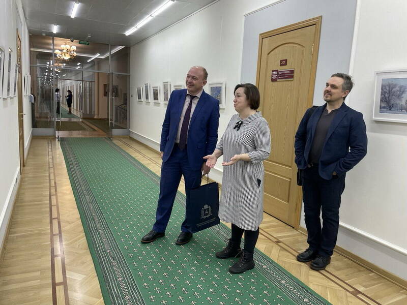 Максим Ребров: «На выставочной площадке регионального парламента есть место как для профессиональных мастеров, фотографов, так и для любителей»