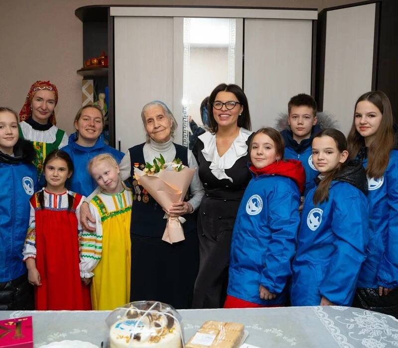 Нижегородских блокадников поздравили активисты движения «Волонтеры Победы»