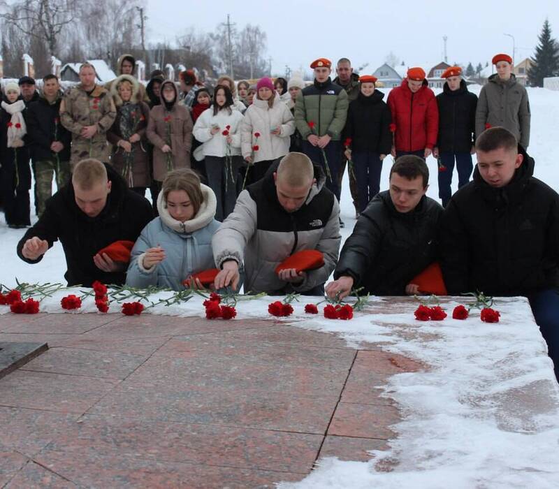 Около 200 человек из разных регионов страны приняли участие в патриотическом мероприятии в Шатках к 80-летию снятия блокады Ленинграда