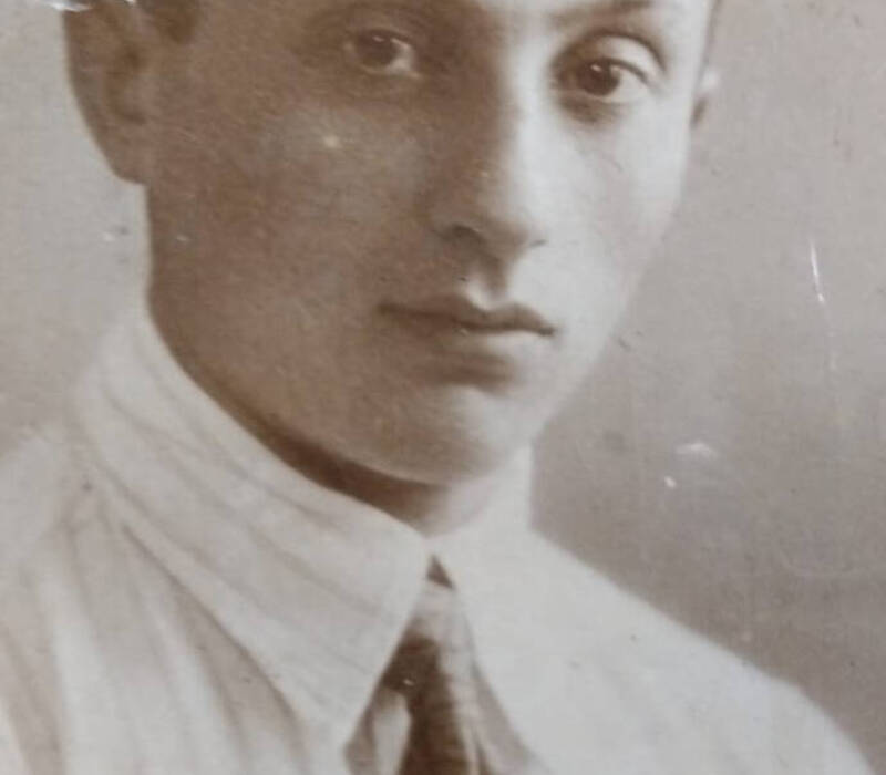 Спасал родных на поле боя