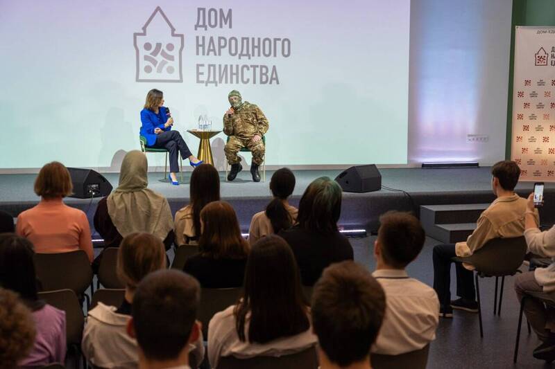 Участник СВО во время отпуска встретился с нижегородскими школьниками