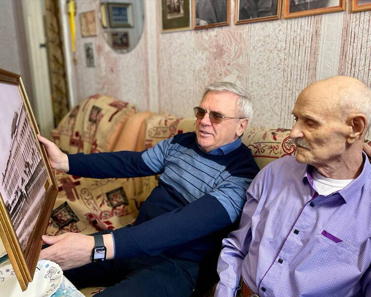 Евгений Люлин поздравил со 100-летием участника Великой Отечественной войны, своего учителя и наставника Вениамина Рассказова