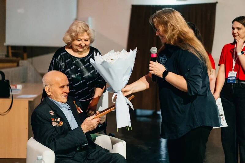 Нижегородские школьники познакомились со 102-летним ветераном Великой Отечественной войны в рамках Всероссийского проекта «Диалоги с героями»