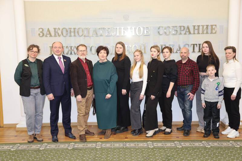 Выставка художников-педагогов и студентов ННГАСУ открылась в Законодательном Собрании Нижегородской области 