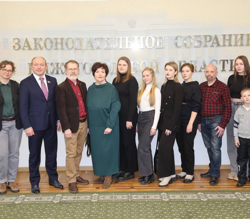 Выставка художников-педагогов и студентов ННГАСУ открылась в Законодательном Собрании Нижегородской области 