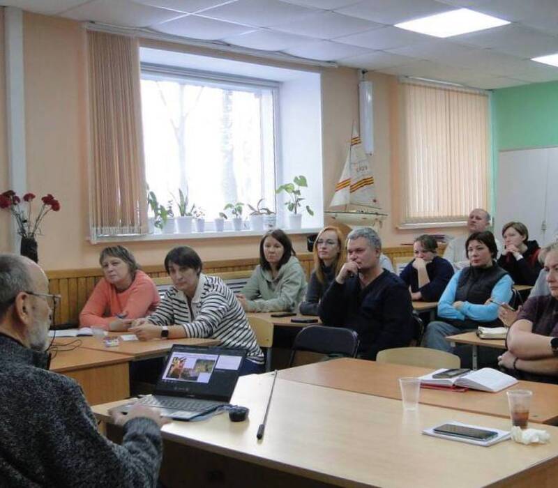 Более 20 нижегородских волонтеров прошли обучение основам кинологии