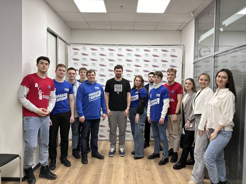 Капитан БК «Пари НН» Евгений Бабурин встретился с представителями молодежных организаций в рамках проекта «Встреча с чемпионом»