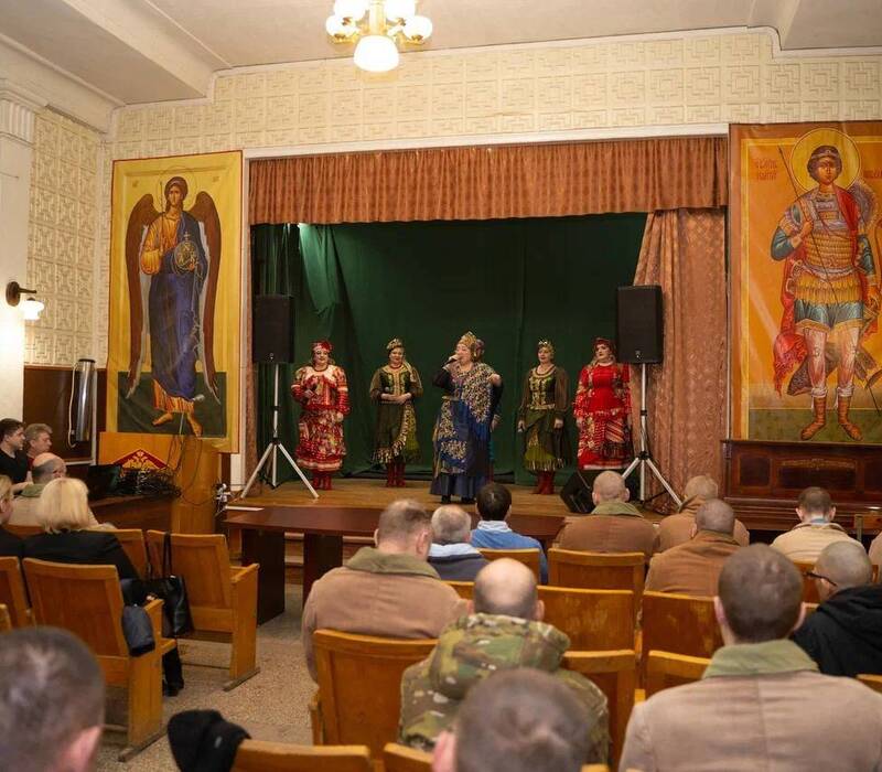 Волонтёры Победы организовали в нижегородском госпитале концерт в рамках всероссийской акции «Нашим Героям»