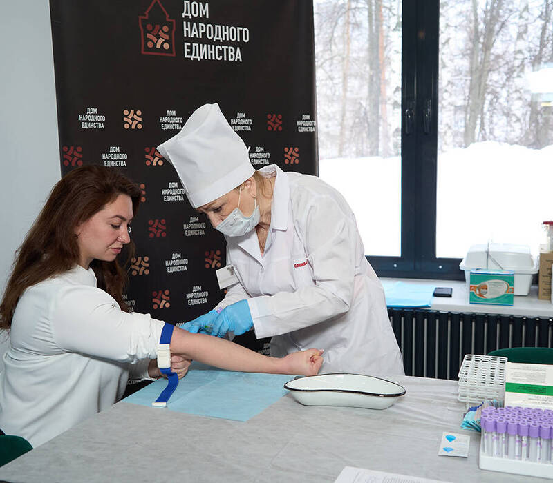 Нижегородцы сдали кровь на типирование и стали участниками предпремьерного показа фильма «Доноры блокадного Ленинграда»
