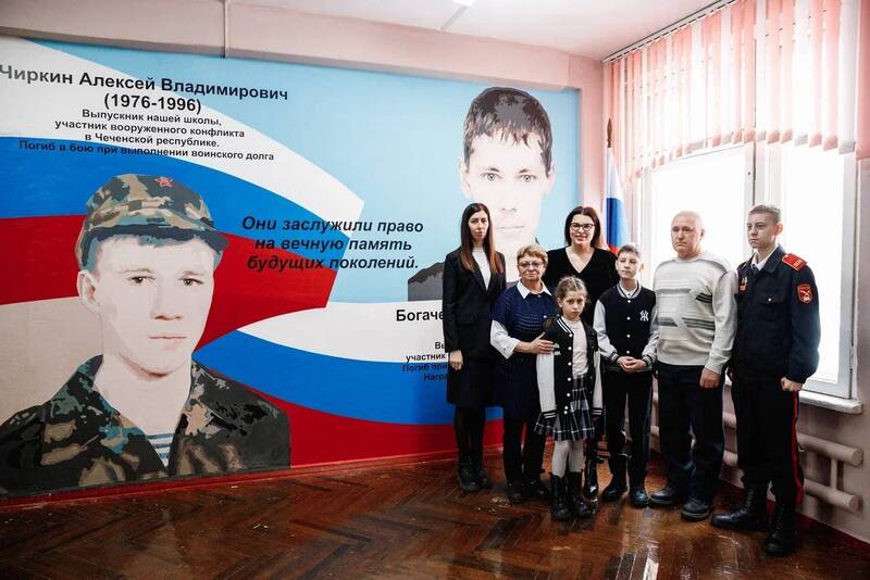 В нижегородской школе №94 открыли арт-объект, посвященный защитникам Отечества