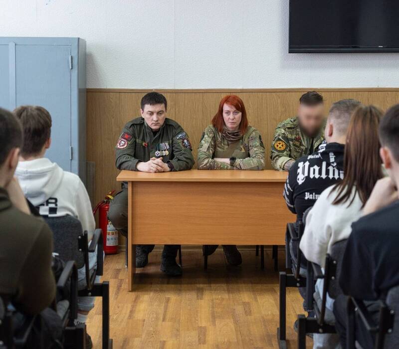 Студенты нижегородских колледжей пообщались с участниками СВО