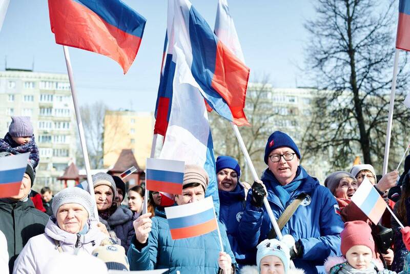 Волонтеры Победы организовали патриотические акции, приуроченные к 10-й годовщине воссоединения Крыма с Россией