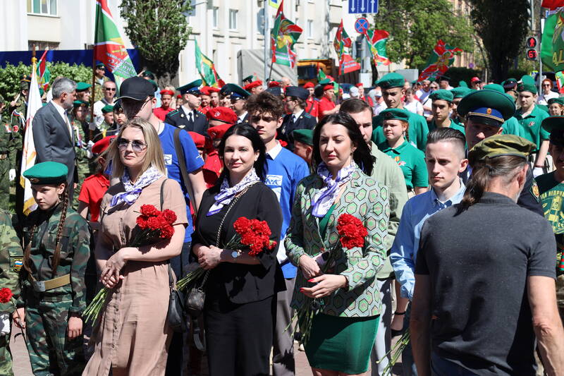 На страже рубежей страны: нижегородцы возложили цветы в честь Дня пограничника