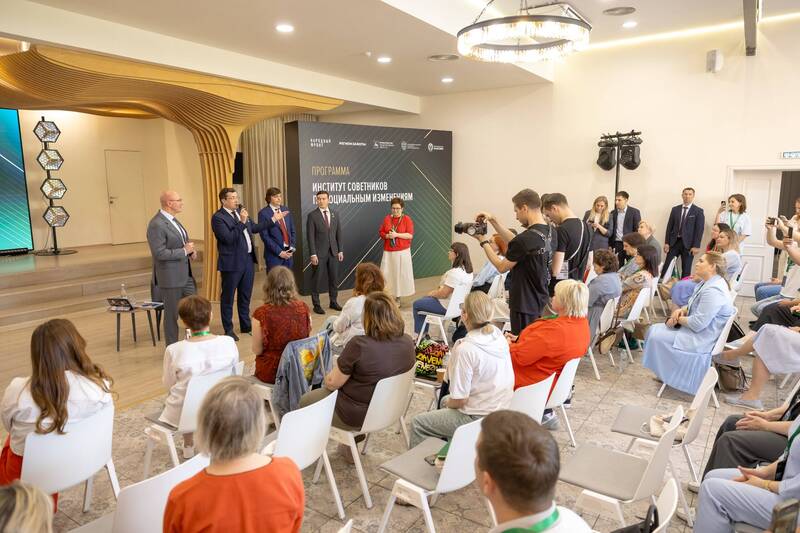 Дмитрий Чернышенко, Сергей Кравцов и Глеб Никитин пообщались с участниками проекта «Институт советников по социальным изменениям»   