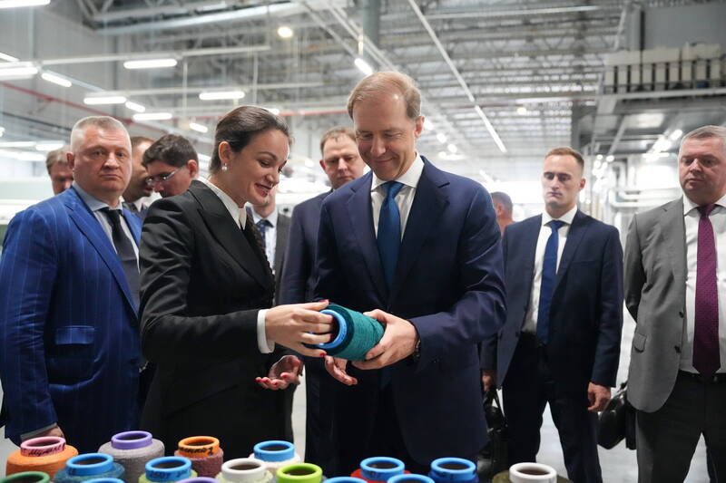 Денис Мантуров принял участие в открытии завода по производству силикагелей и силиказолей в ОЭЗ «Кулибин» в Дзержинске
