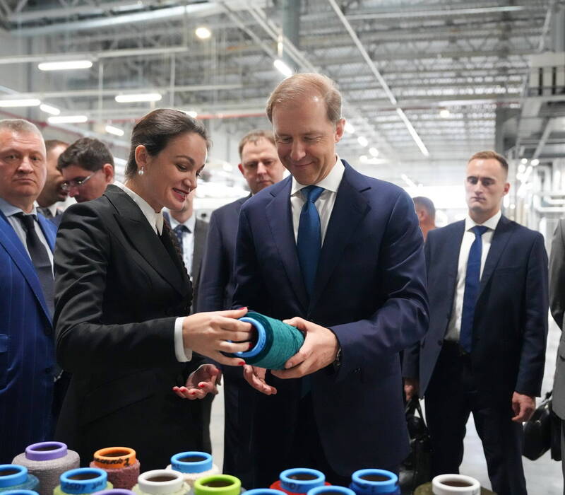 Денис Мантуров принял участие в открытии завода по производству силикагелей и силиказолей в ОЭЗ «Кулибин» в Дзержинске