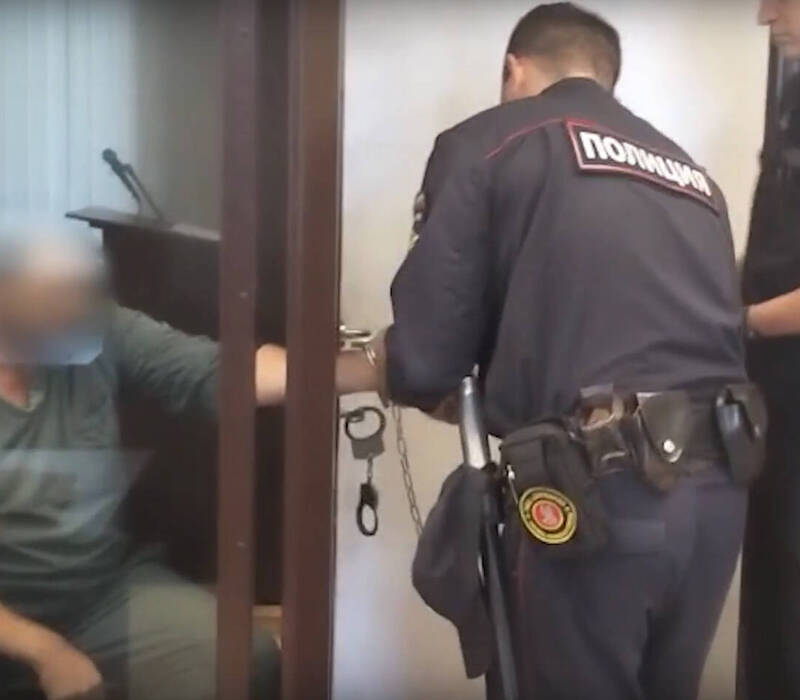 Мусорщик. Убирать людей ему казалось более прибыльным делом