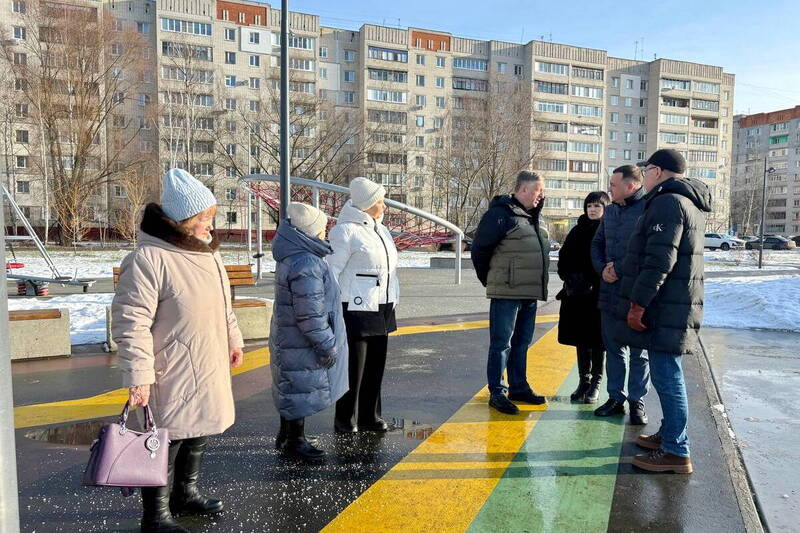 «Партийный десант» проинспектировал состояние благоустроенных общественных пространств в Автозаводском районе Нижнего Новгорода