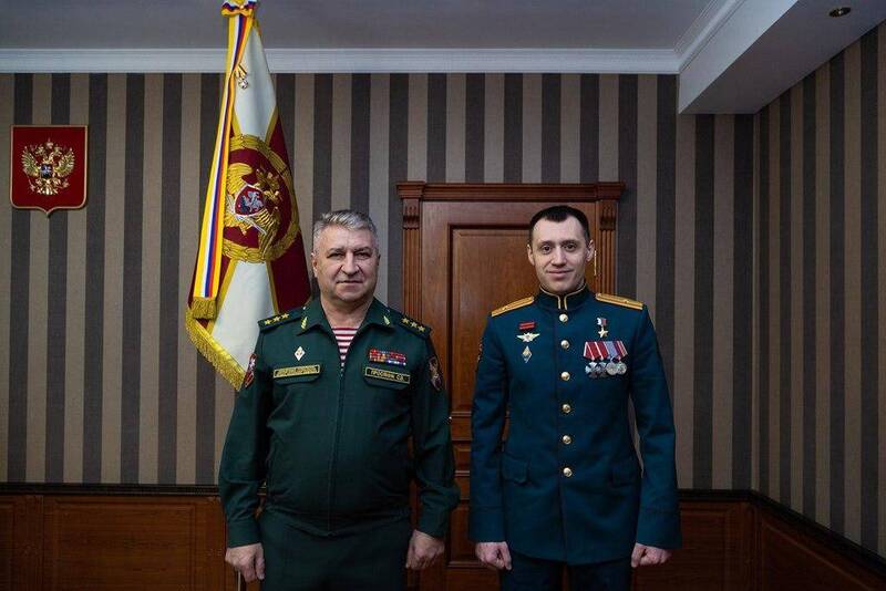 Командующий Приволжским ордена Жукова округом Росгвардии встретился с Героем России майором Андреем Филоненко