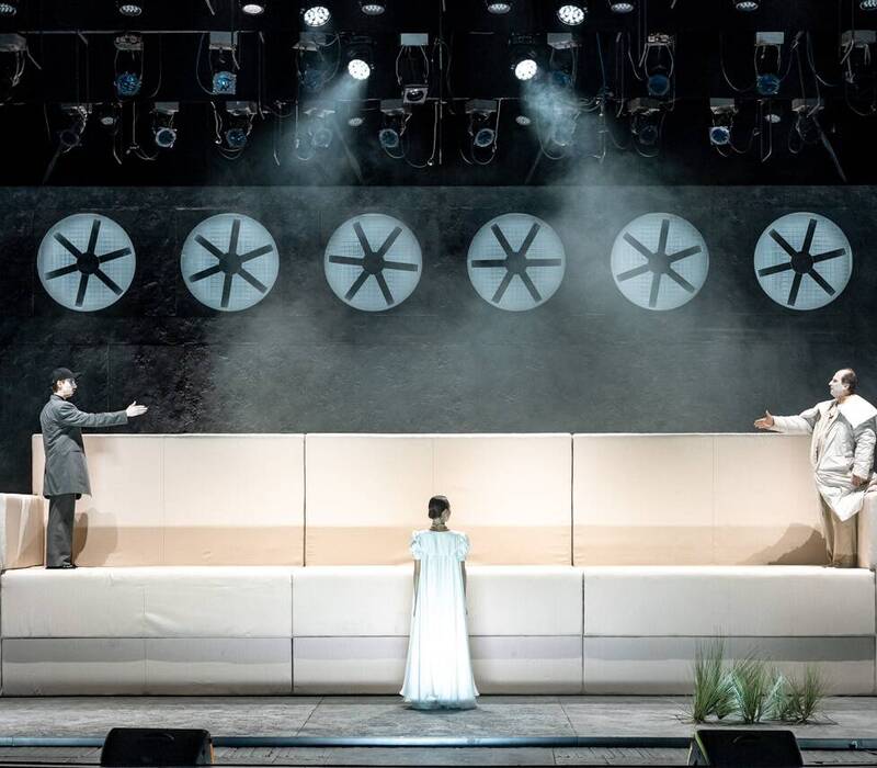 Обломов – герой нашего времени. Попытка разобраться, актуален ли этот сюжет сегодня