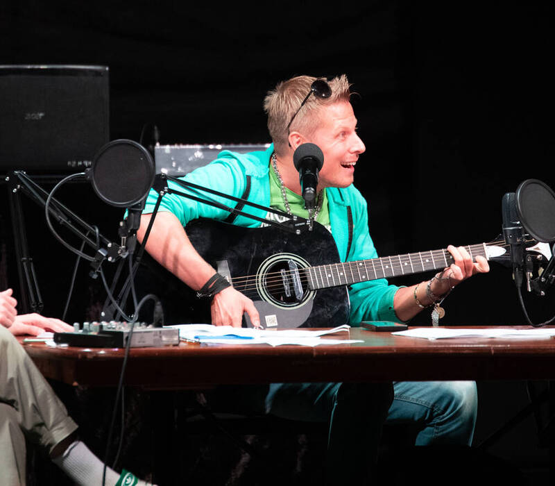 Нижегородский театр «Преображение» представил премьеру  спектакля «Вести Ленинского района»