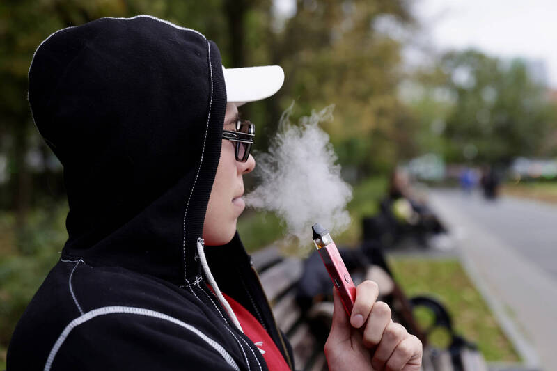 Почему вейпы ничуть не лучше обычных сигарет 