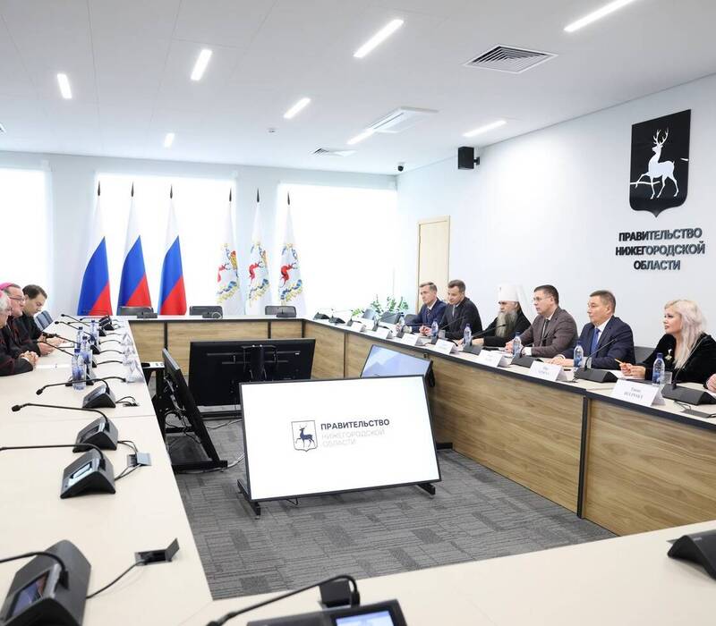 Андрей Гнеушев обсудил с послом Ватикана в России поддержку католической церкви