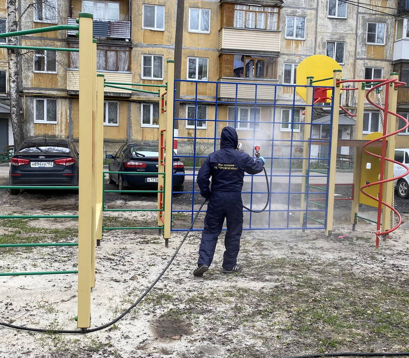 Порядка 50 тысяч квадратных метров общественных территорий дезинфицировали в Ленинском районе